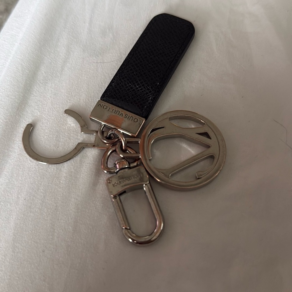 ✨LOW START Louis Vuitton LV Circle Keychain Bag Charm | Unisex Black Leather